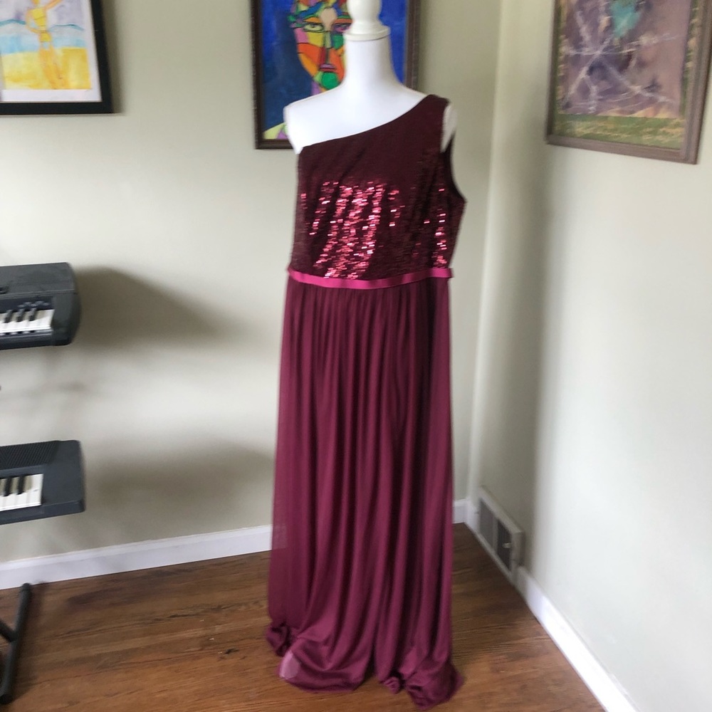 David’s Bridal Bridal Party Gown One Shoulder